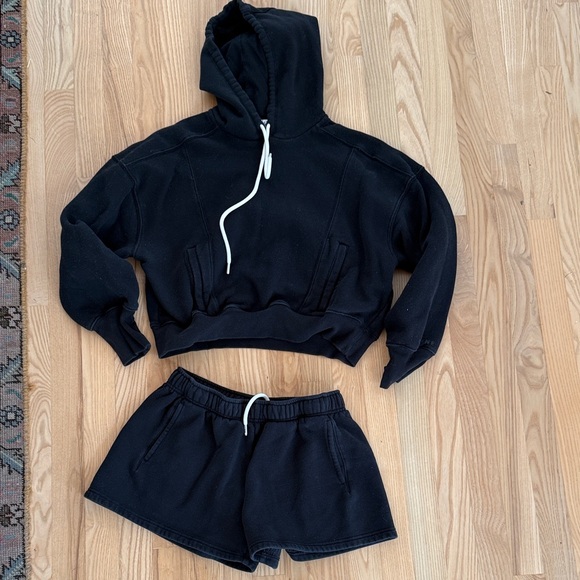 Offline by Aerie Black Cropped Hoodie and Matching Shorts - Picture 1 of 4